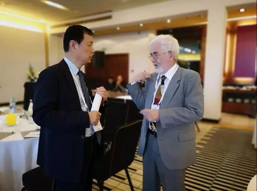 ny09_696852.jpg m15.jpg