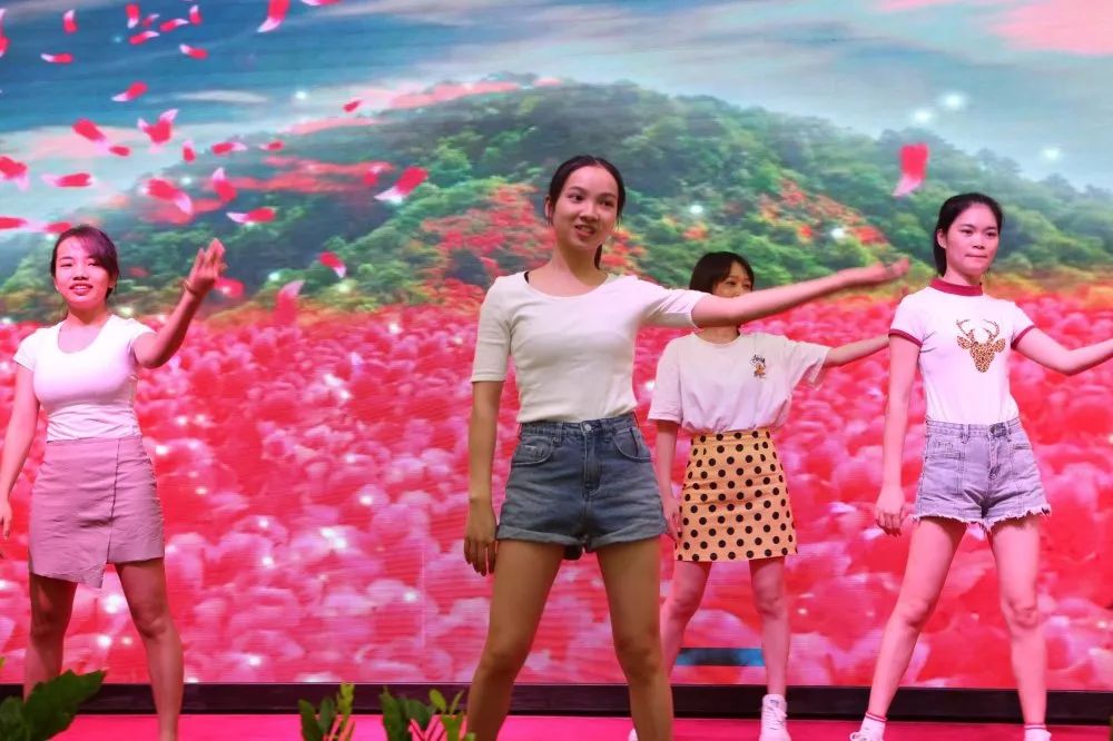 ny16_481413.jpg a14.jpg