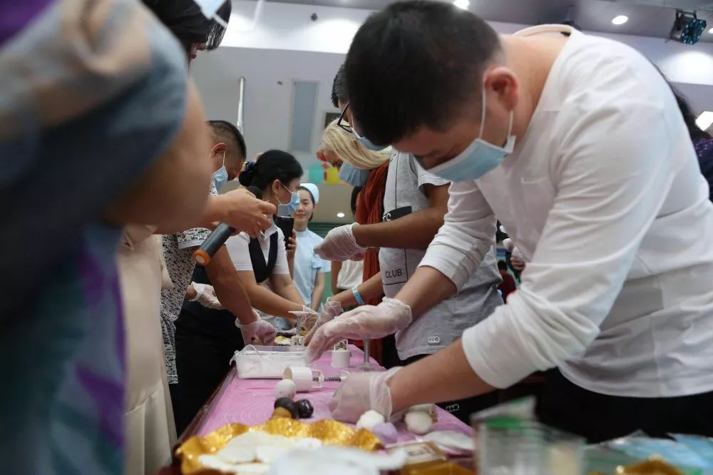 ny16_945913.jpg a16.jpg