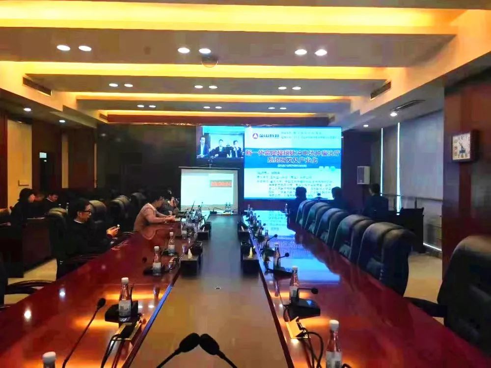 ny18_171897.jpg ny18_171897.jpg