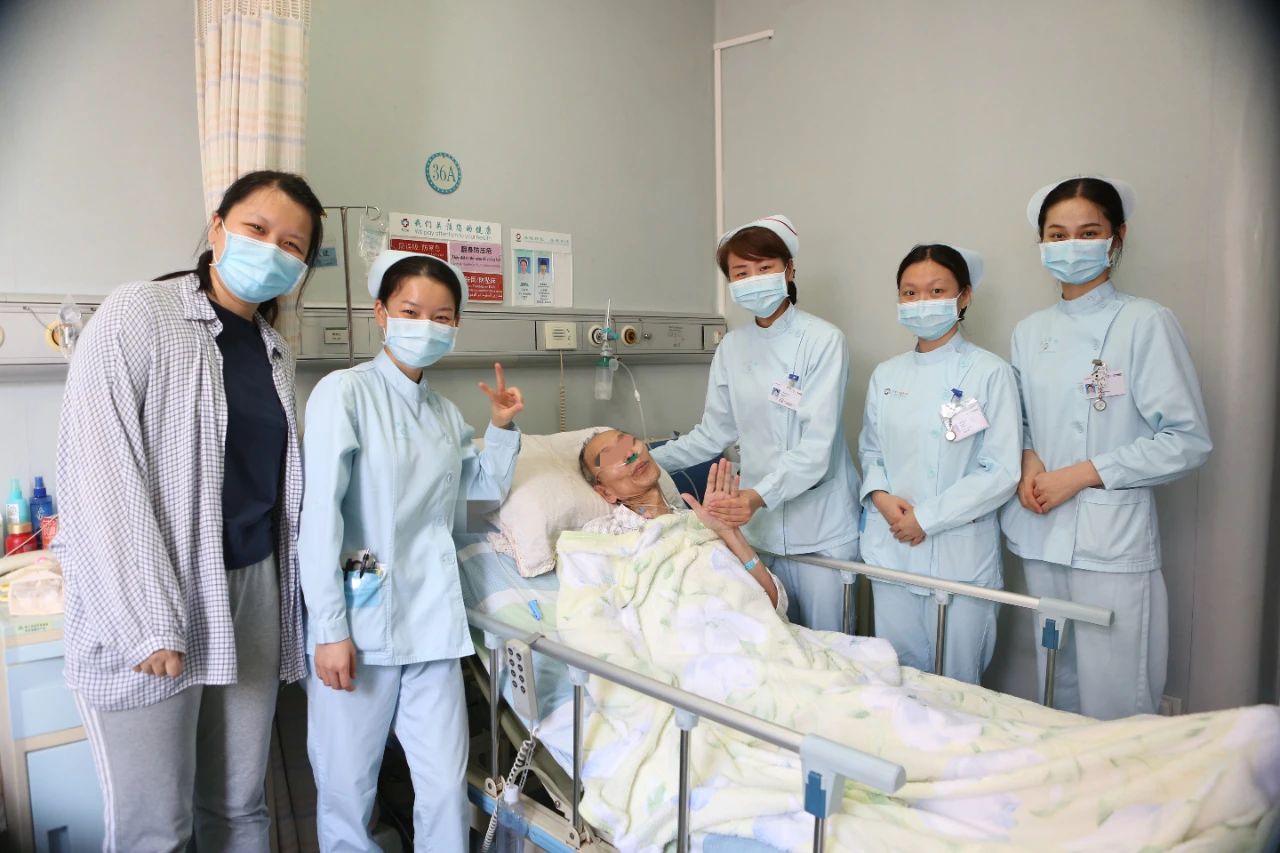 ny06_359204.jpg d4.jpg