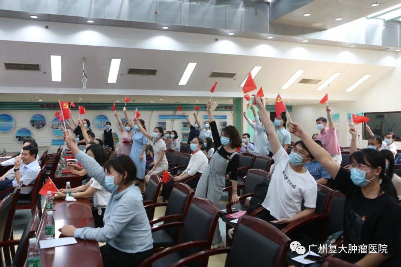 ny14_582295.jpg g8 (800x533).jpg