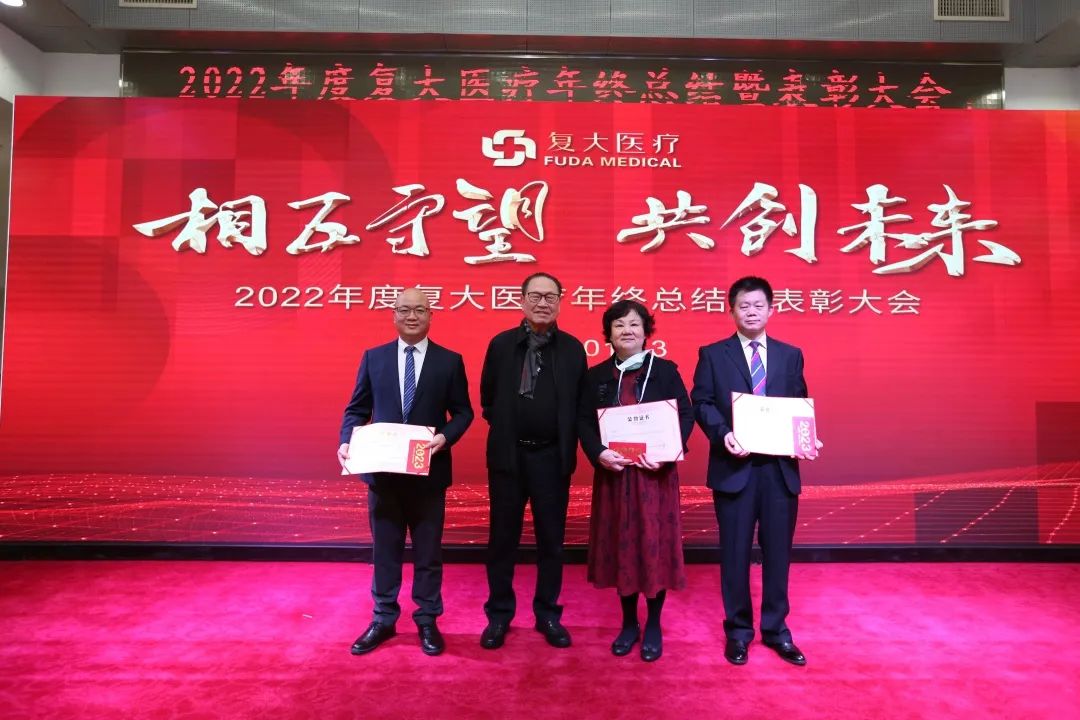 ny14_129815.jpg rr18.jpg