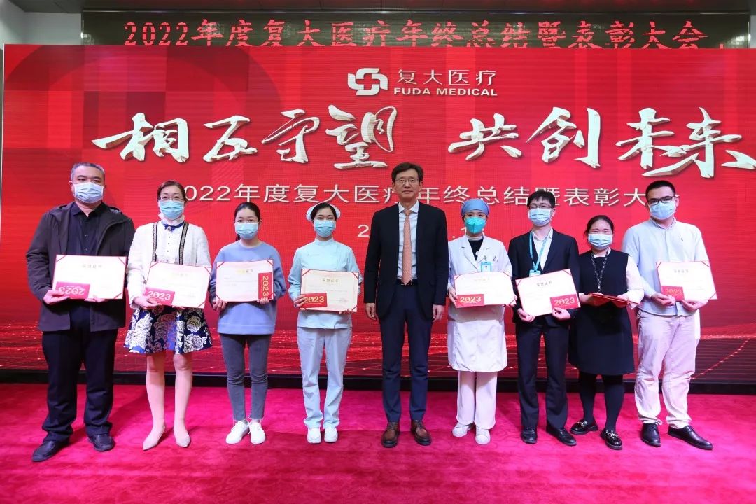 ny14_200279.jpg rr12.jpg