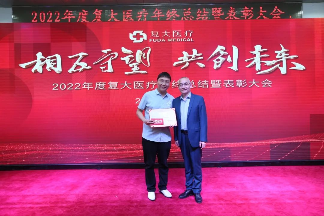 ny14_233697.jpg rr26.jpg