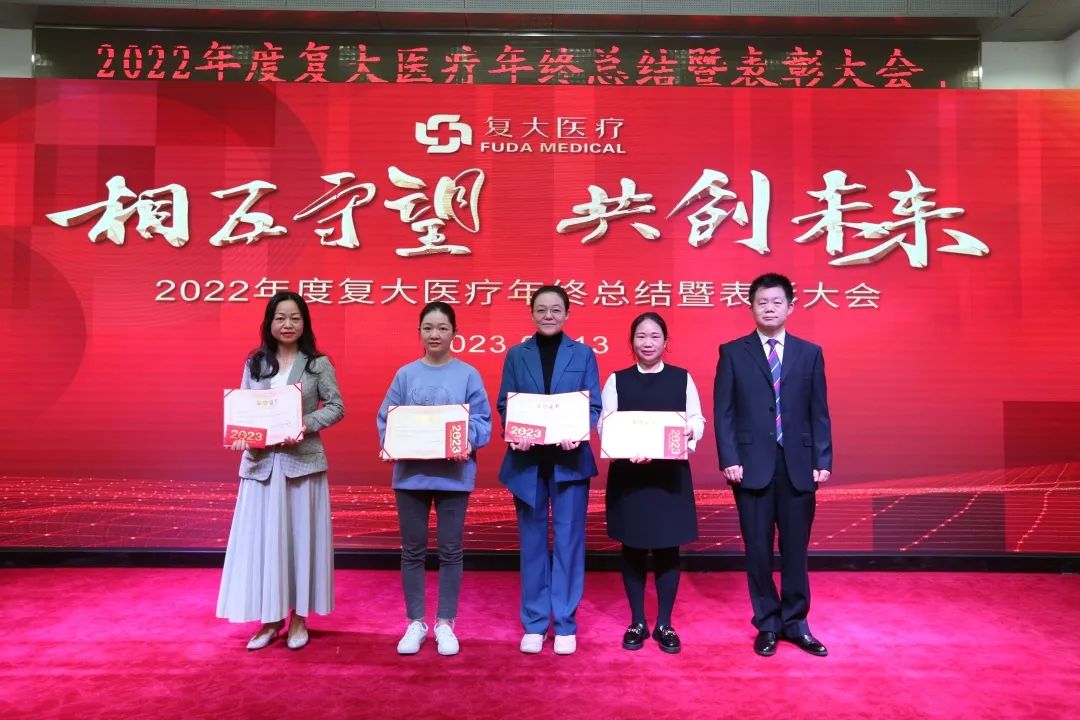 ny14_508687.jpg rr22.jpg