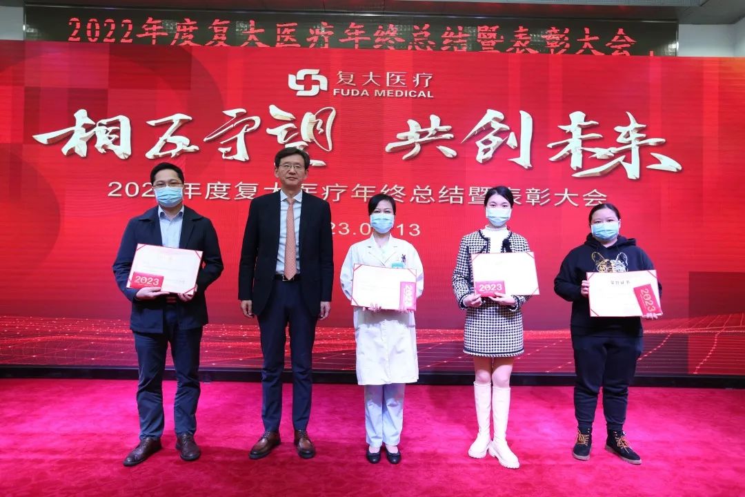 ny14_536565.jpg rr17.jpg