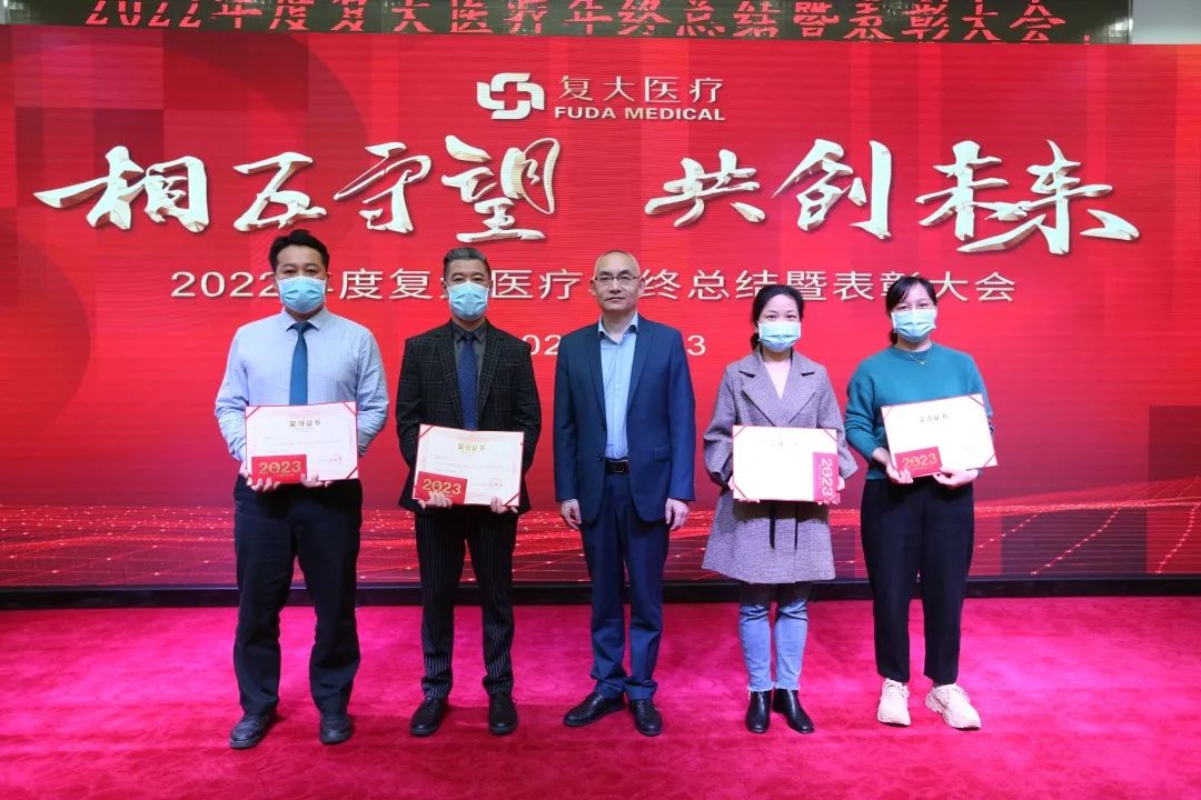 ny14_837475.jpg rr16.jpg