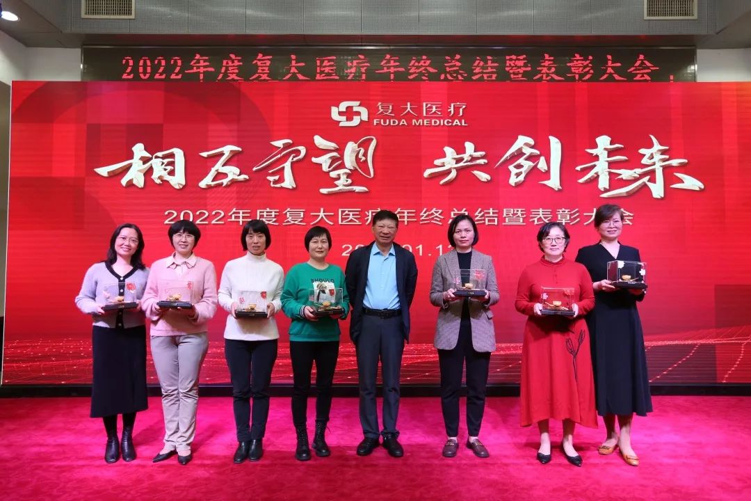 ny14_853390.jpg rr25.jpg