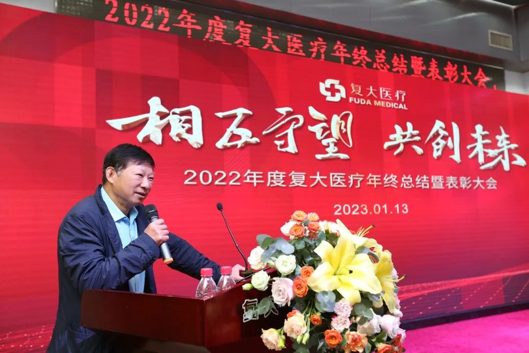 ny14_863318.jpg rr8.jpg