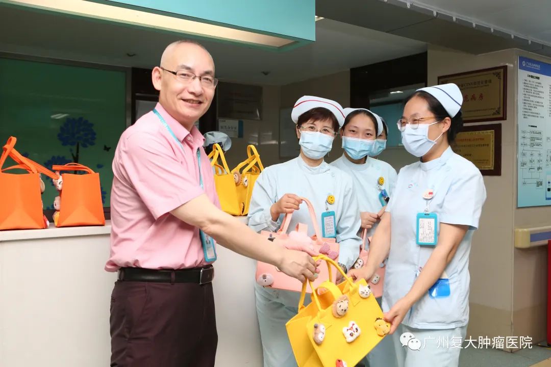 ny15_113220.jpg ny15_113220.jpg