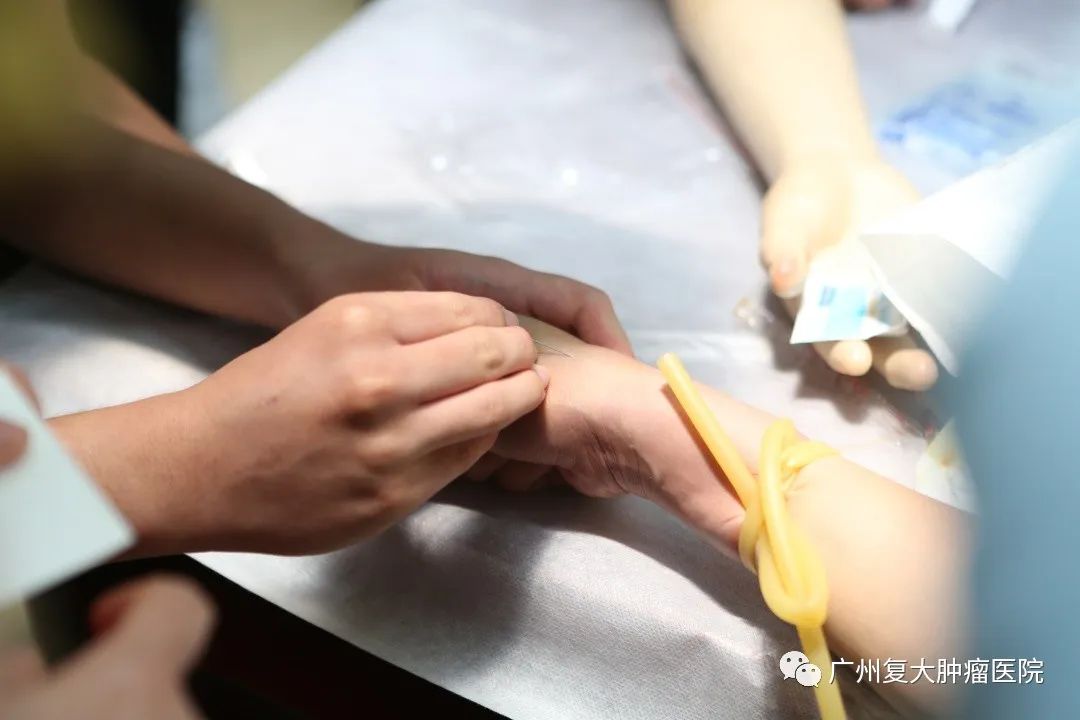 ny07_359386.jpg t18.jpg